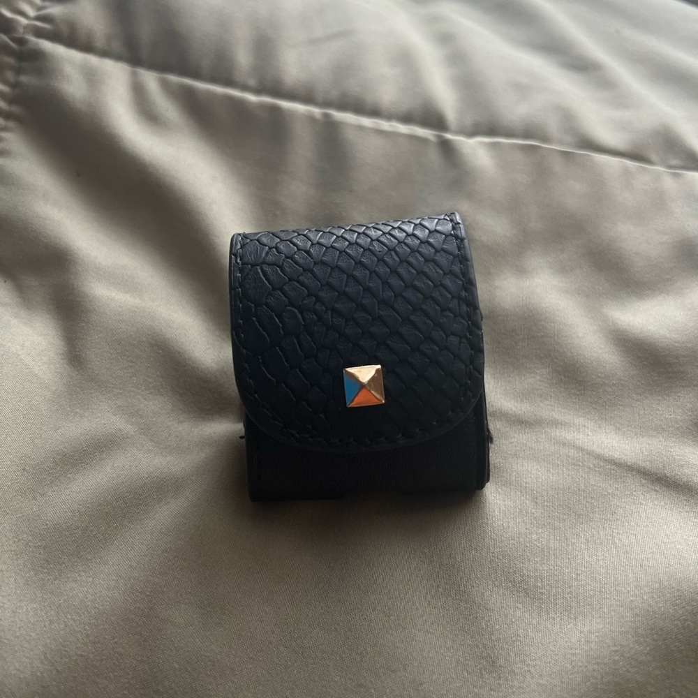 Jessica Simpson Airpod Case
